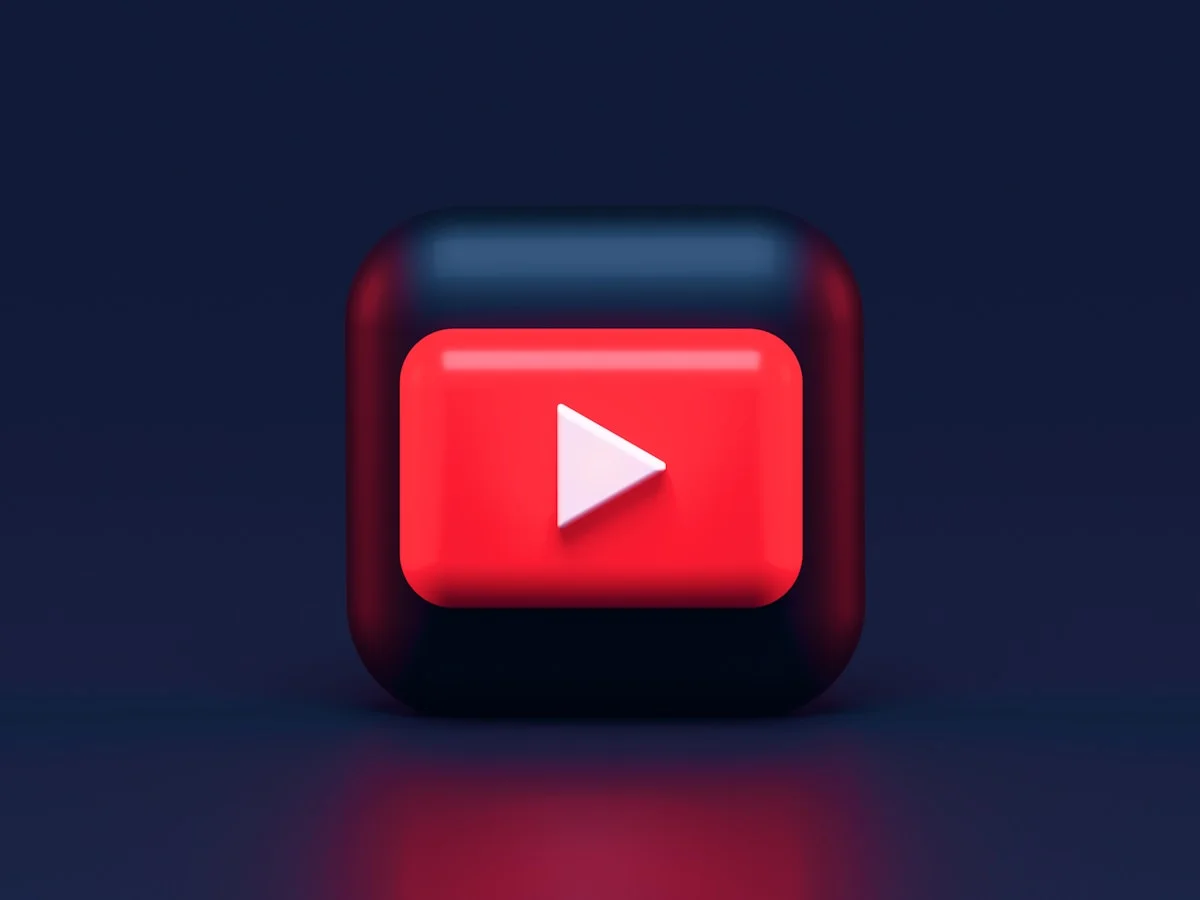 Mobile phone screen showing AI-generated captions on TikTok Reels social video 2026