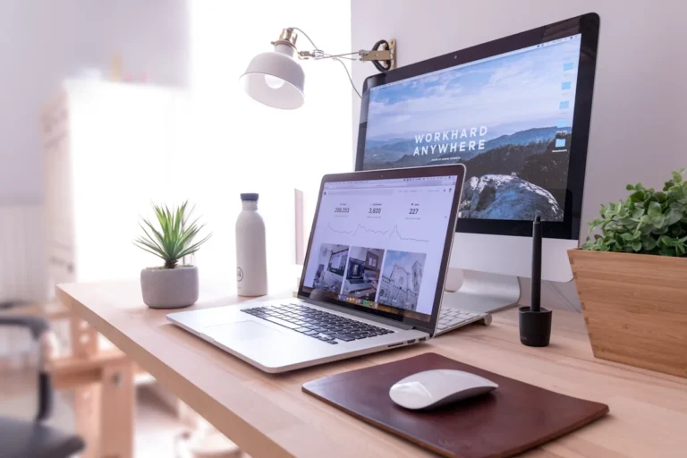 Knowledge worker using Notion AI to organize notes summarize documents and generate content 2026